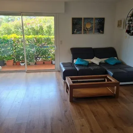 Apartment Avec Terrasse, Piscine Et Garage A 400m *
